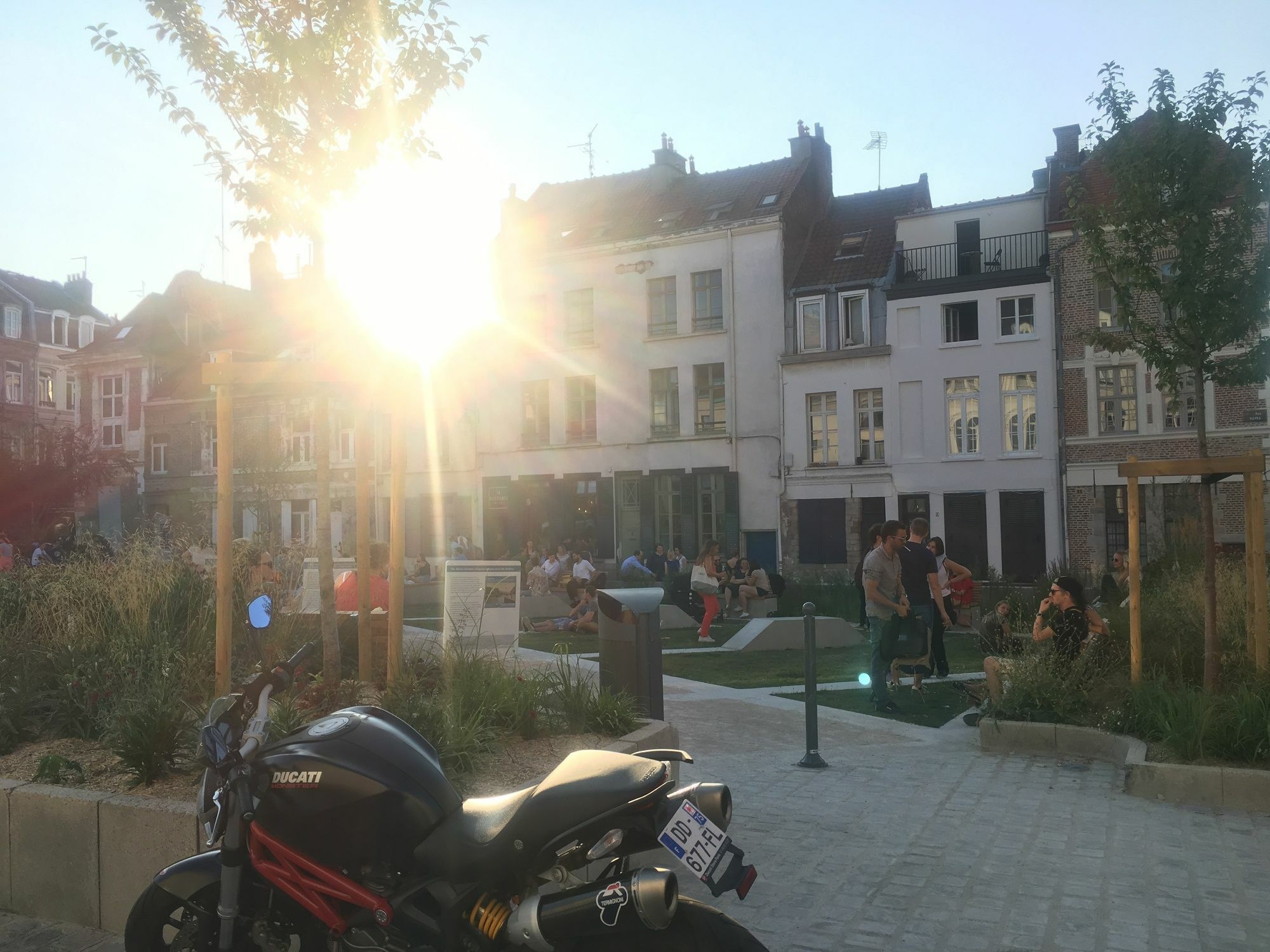 Little Plaza Appart'Hotel Lille Exteriör bild