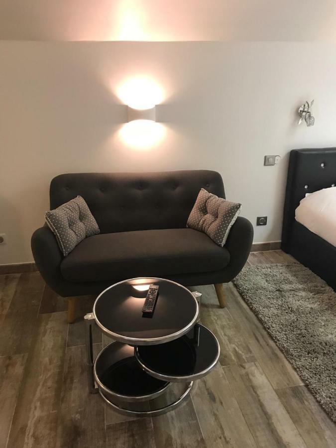 Little Plaza Appart'Hotel Lille Exteriör bild